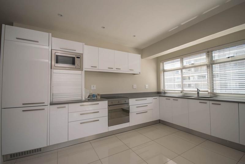 To Let 2 Bedroom Property for Rent in Sea Point Western Cape